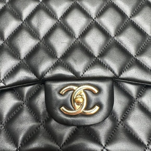 Chanel Maxi Double Flap Bag - Picture 2 of 7